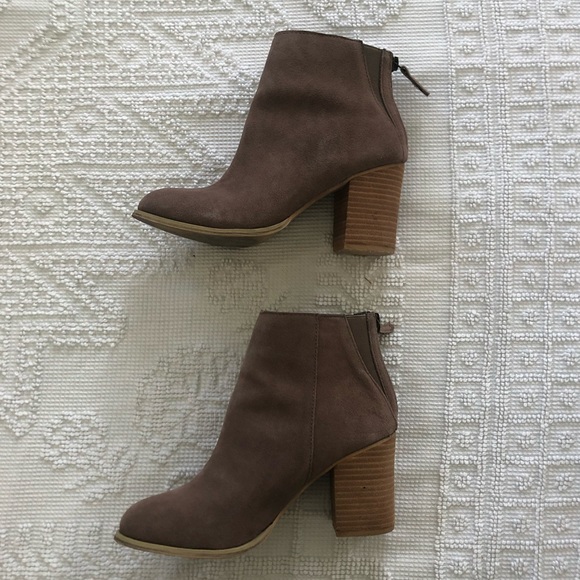lea boots urban outfitters